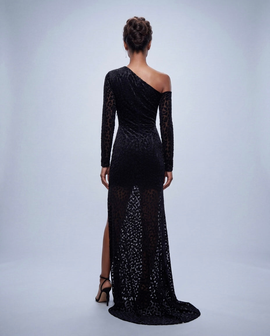The Asymmetric Shoulder Side Slit Classic