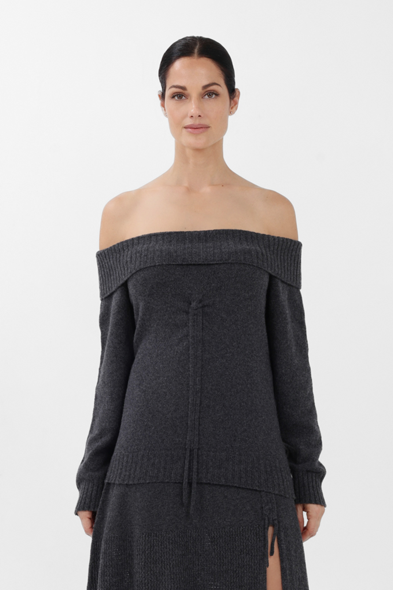 Cashmere Off-the-Shoulder Sweater in Gray