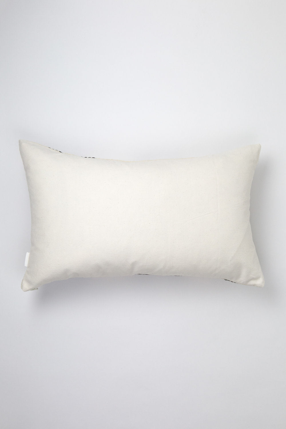 Made to order: Almolonga Diamond Pillow - Black and Natural White