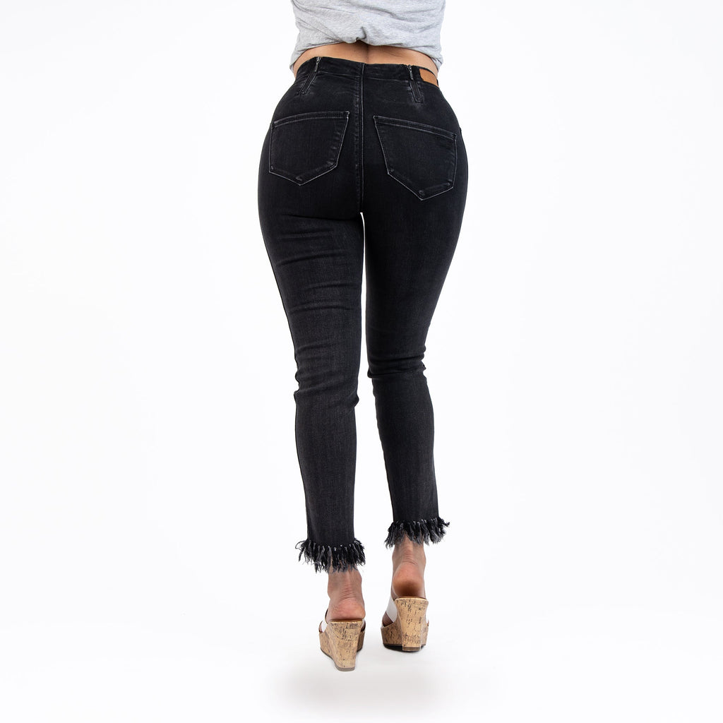 Fringed Hem Capris Jeans
