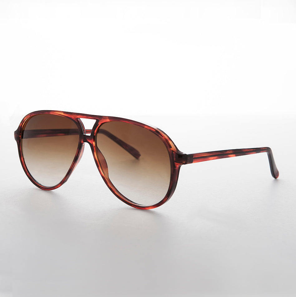 Large Frame Pilot Vintage Sunglass with Gradient Lens - Champ