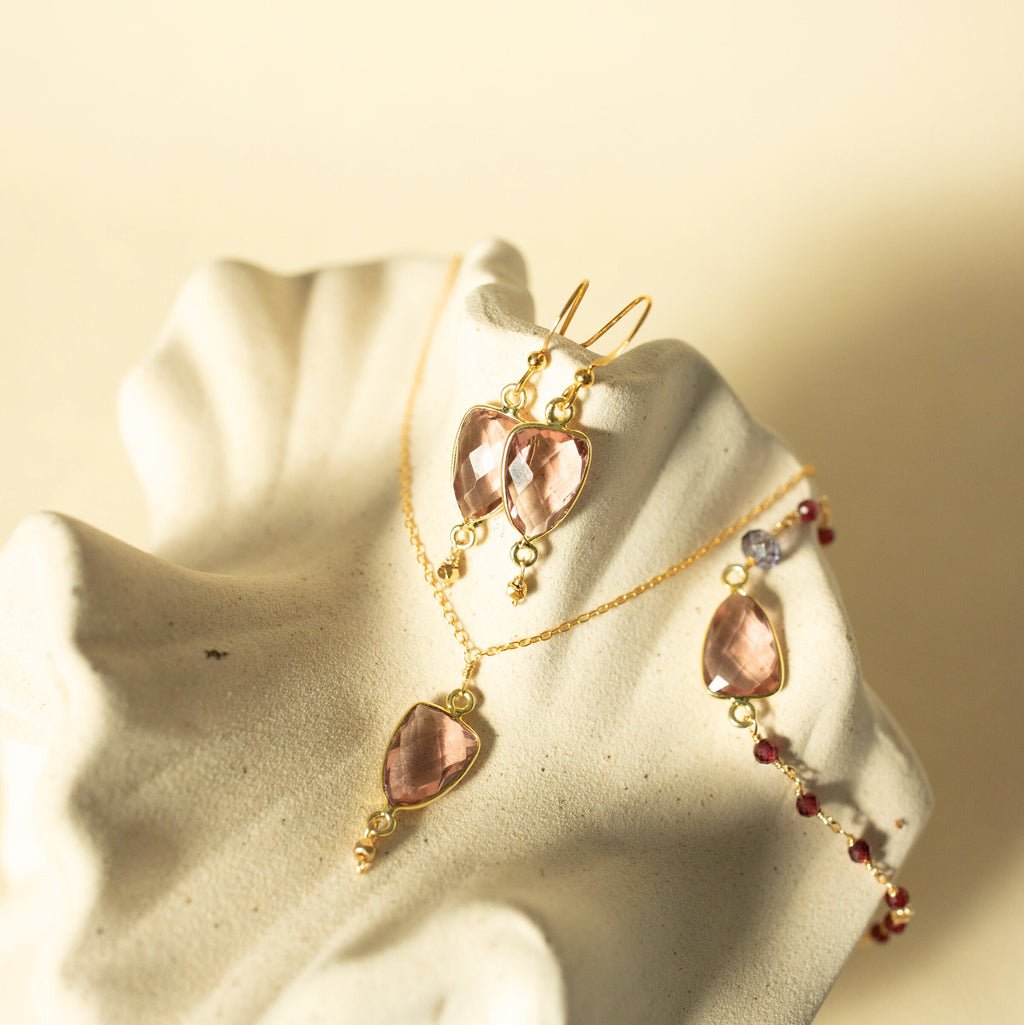 Rhodolite Garnet Silver Isla Necklace