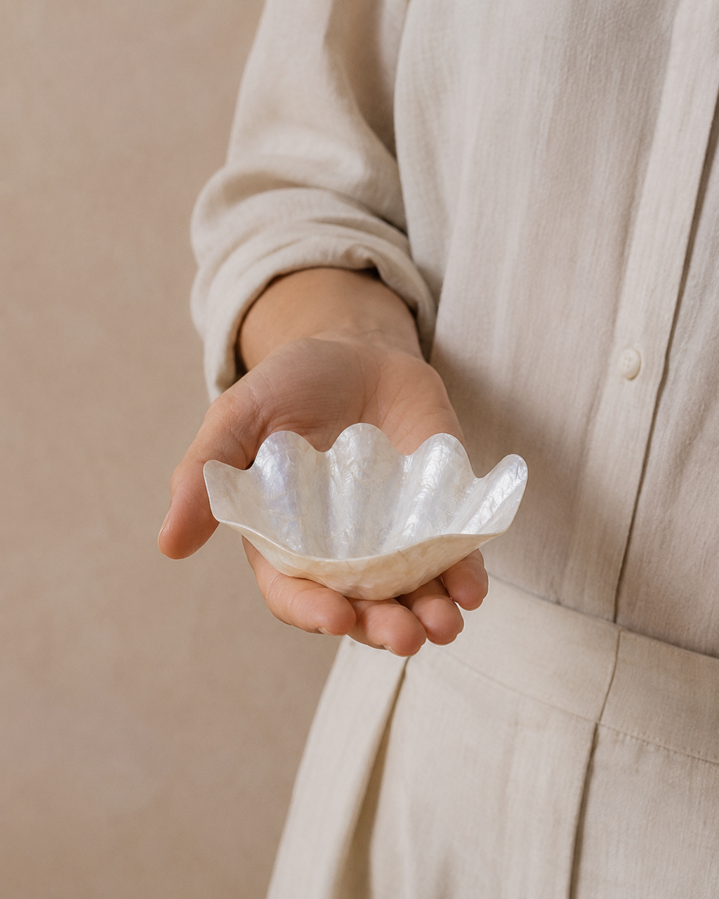Clam Shell Bowl