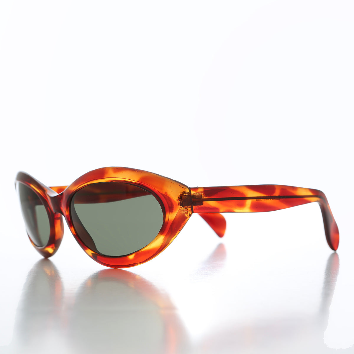 Curved Cat Eye Vintage Sunglasses - Fagan