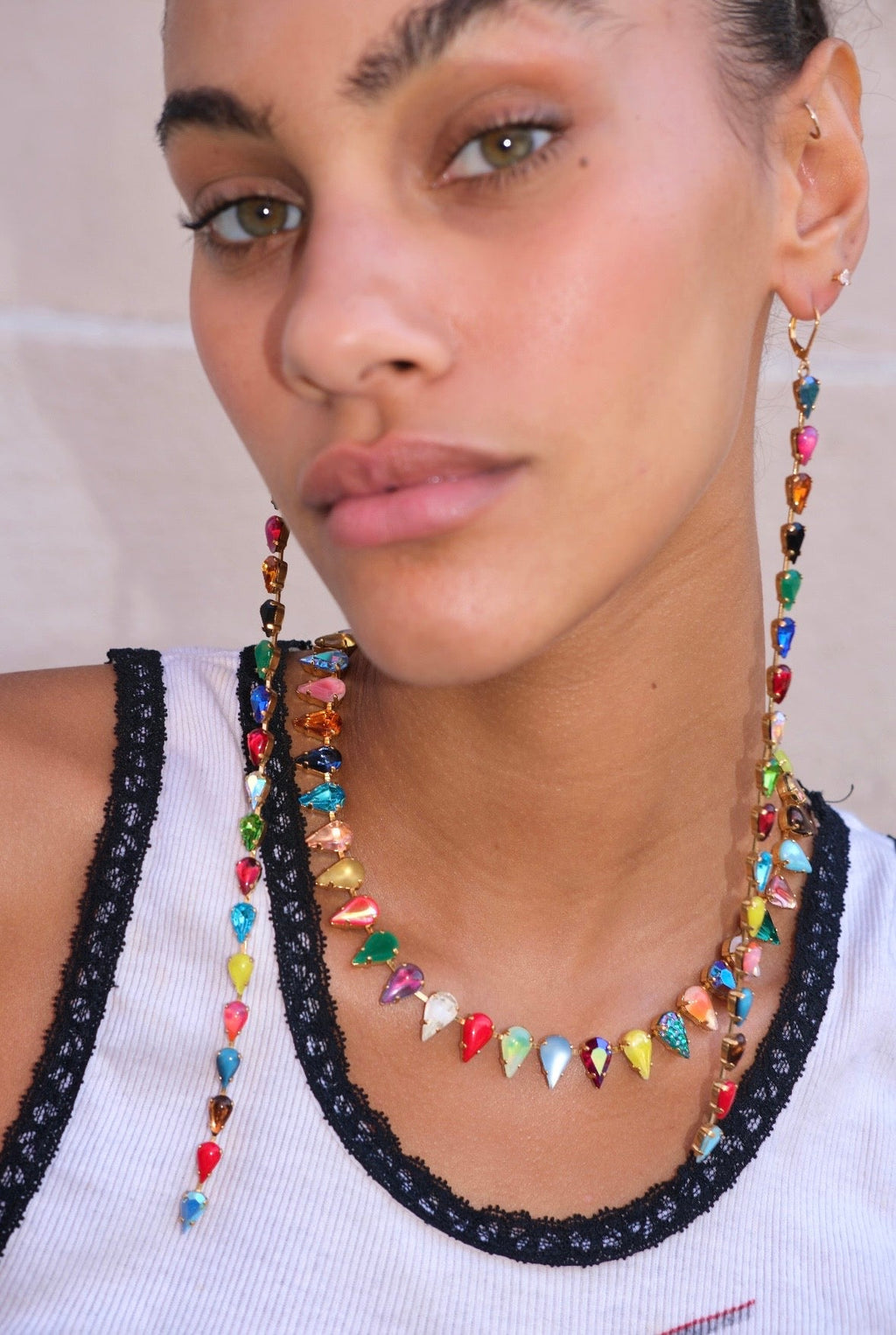 Spangle Earrings in Aurora Fang Mini (Gold)