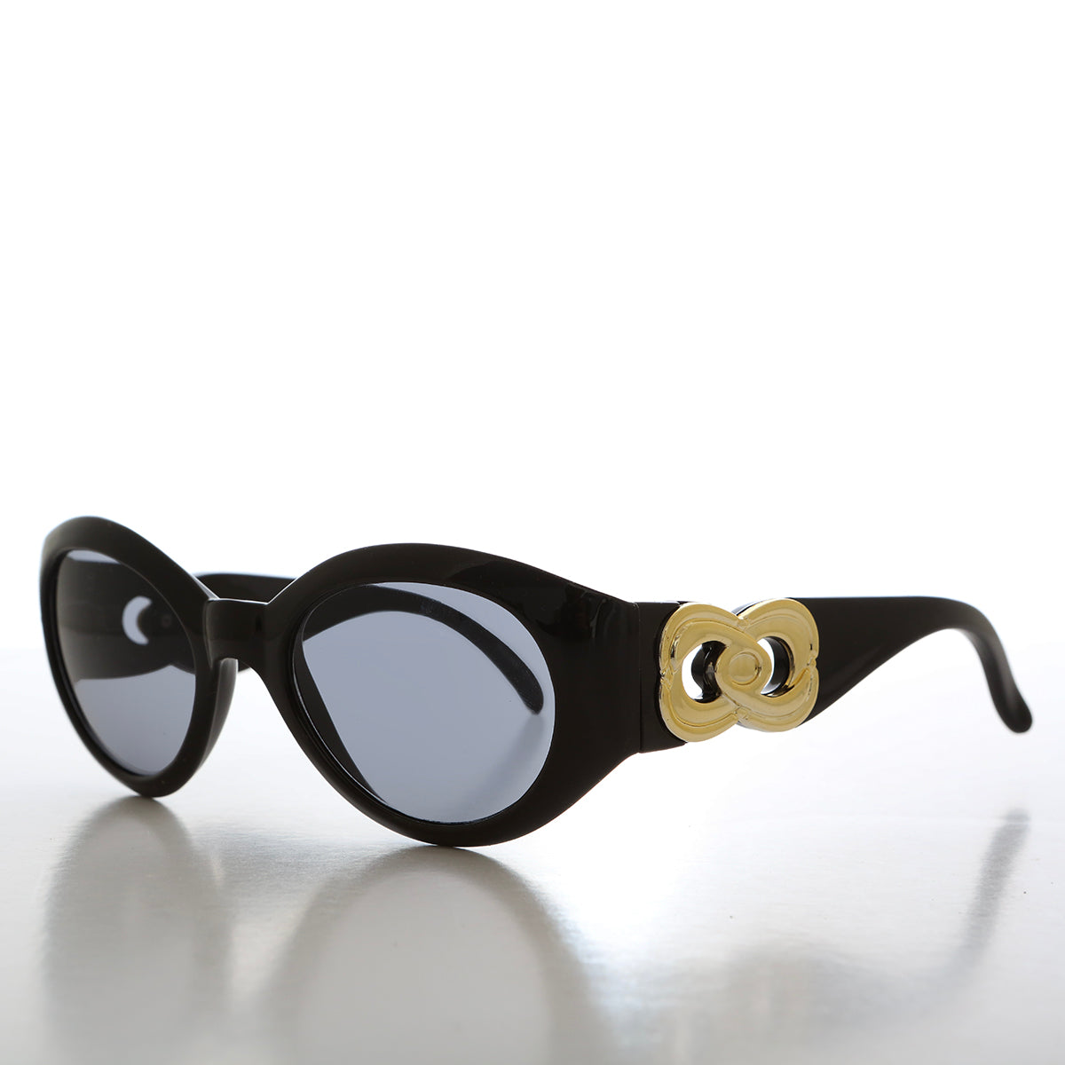 Sophisticated Round Women's Sunglasses - Swans