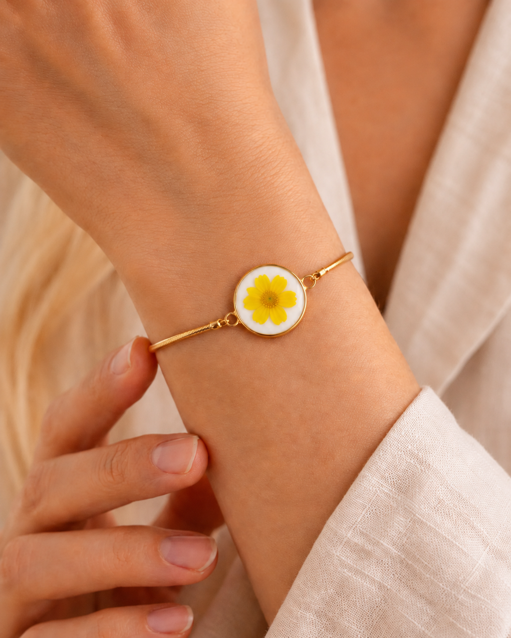 Wildflower Gold Bracelet Large Pendant