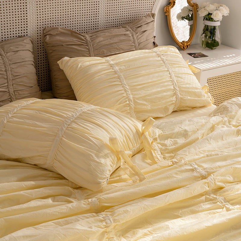 Coquette Ruffle Bedding Set with Ties / Pink