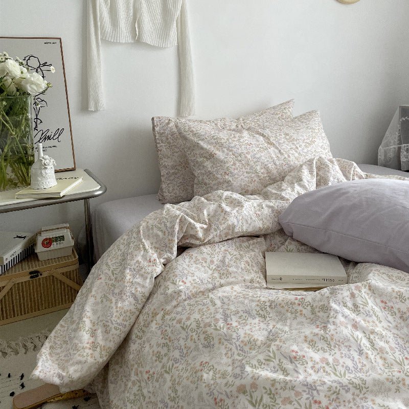 Cottage Floral Bedding Set / Lilac Purple