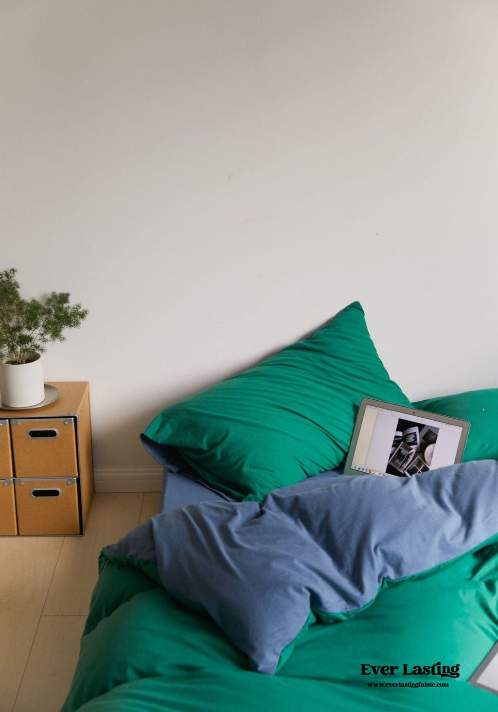 Duo Bedding Set / Green + Blue