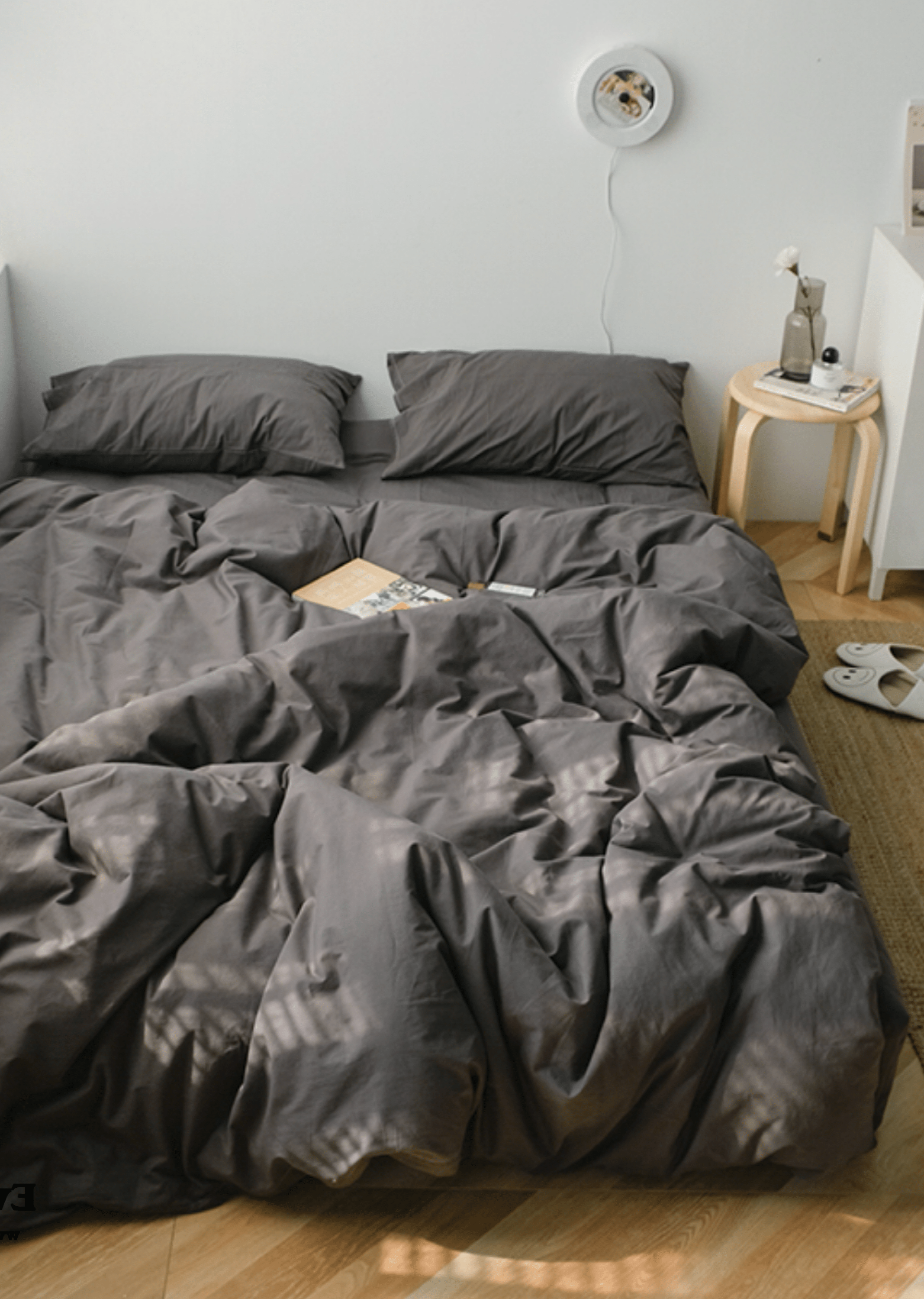 Earth Tone Bedding Set / Gray