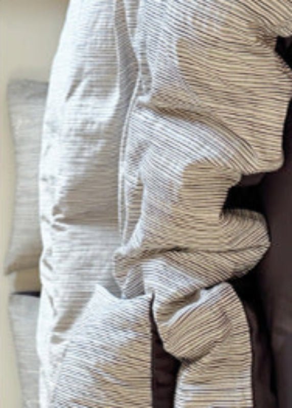 Emma Duo Striped Jacquard Bedding Set / Black