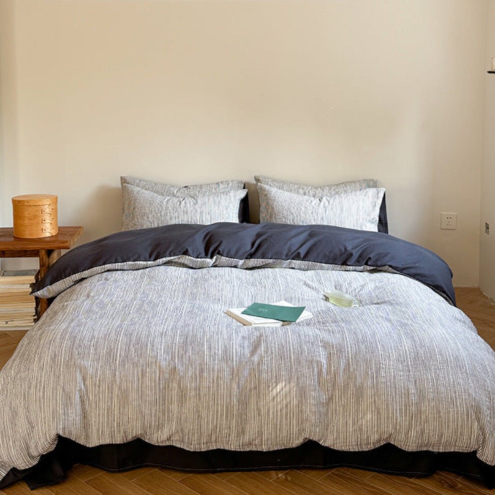 Emma Duo Striped Jacquard Bedding Set / Black