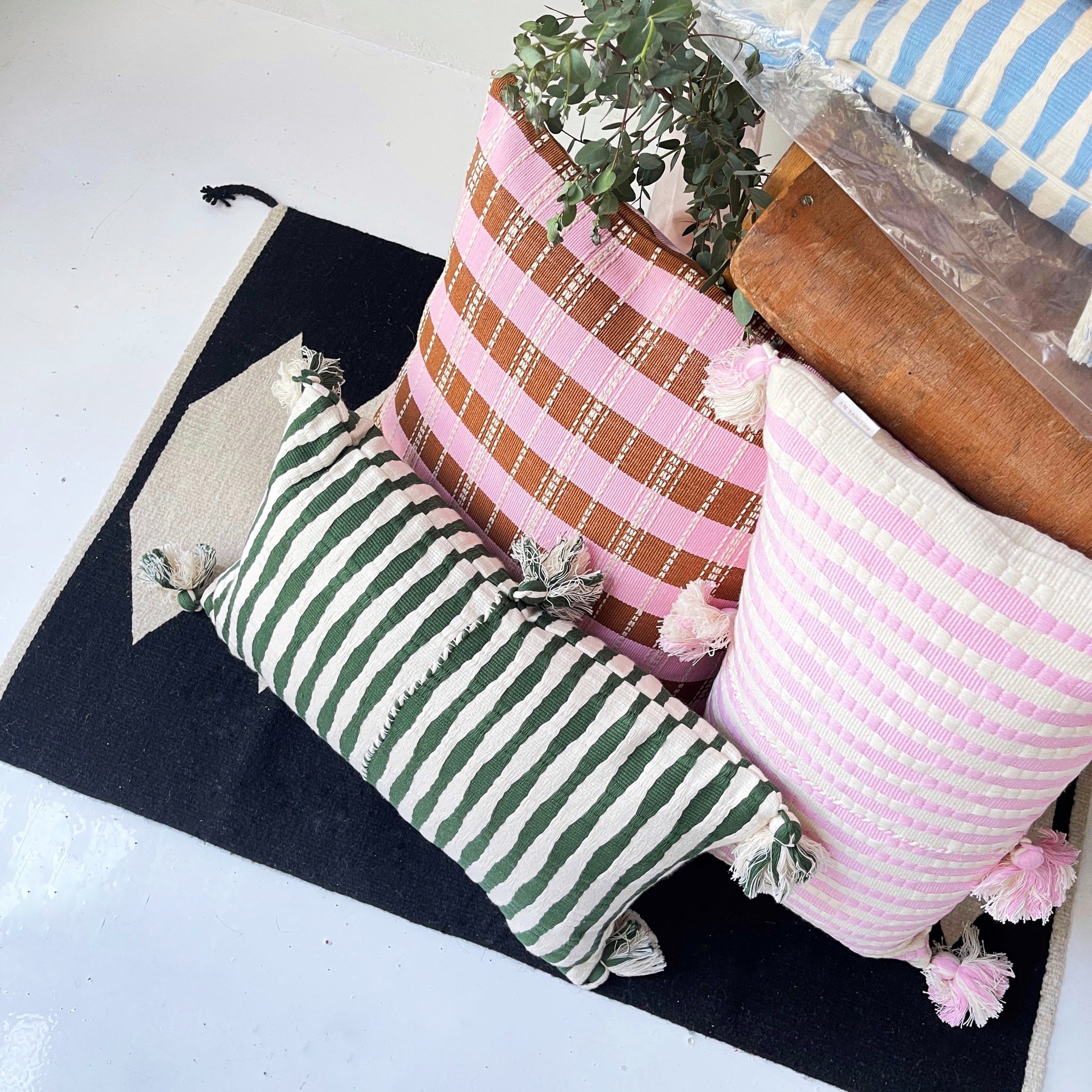Antigua Pillow - Baby Pink