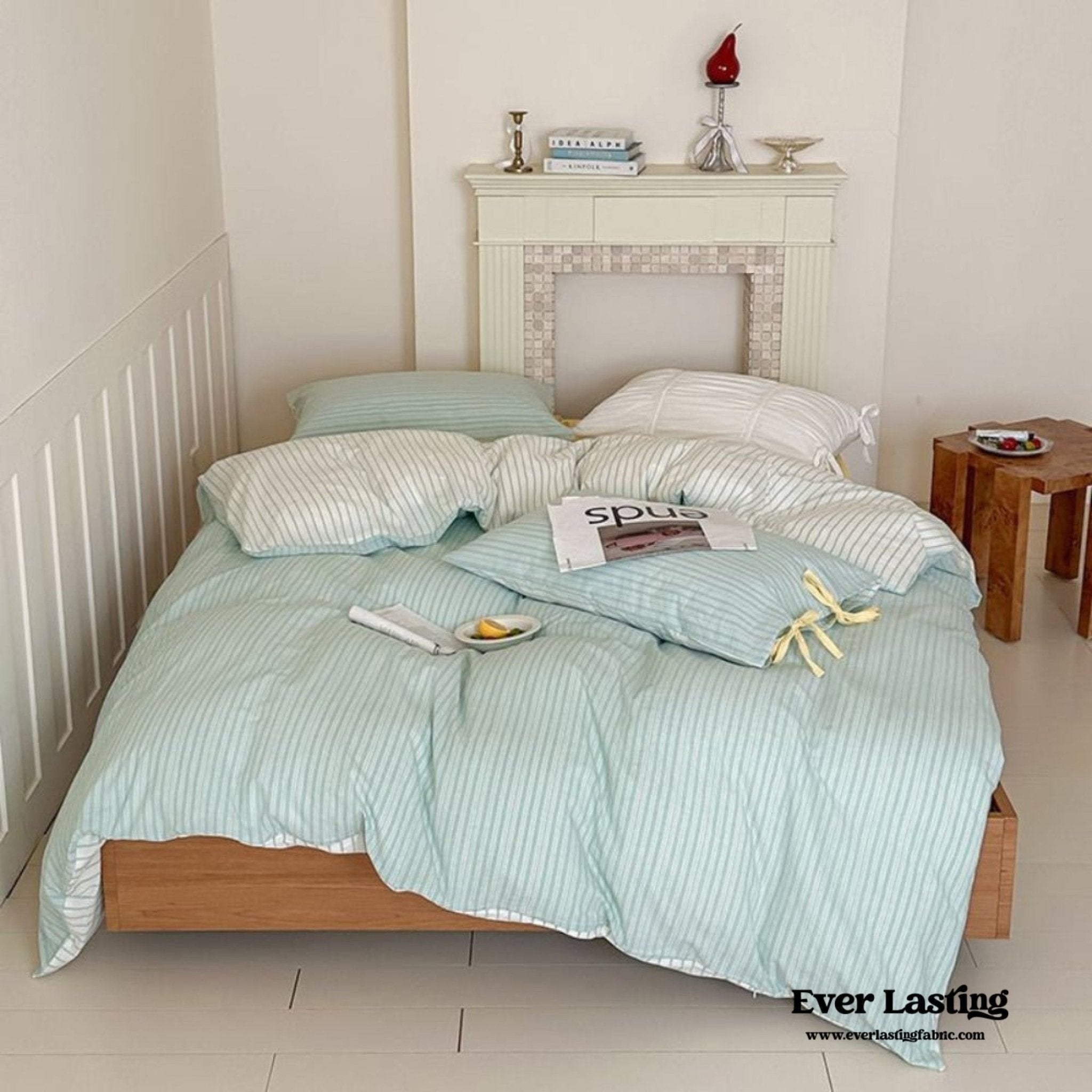 Josie Bow Tied Striped Bedding Set / Gray