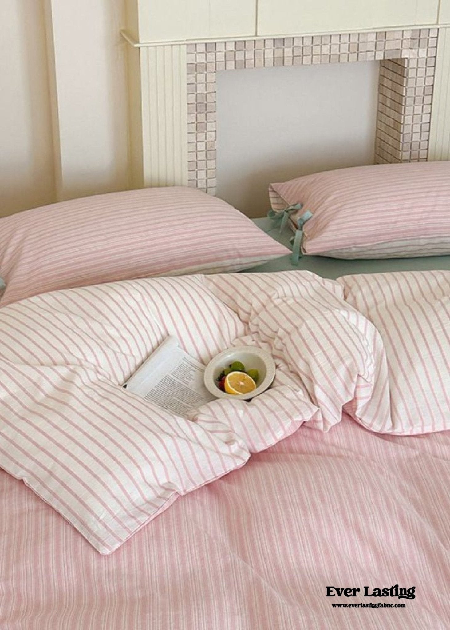 Josie Bow Tied Striped Bedding Set / Gray