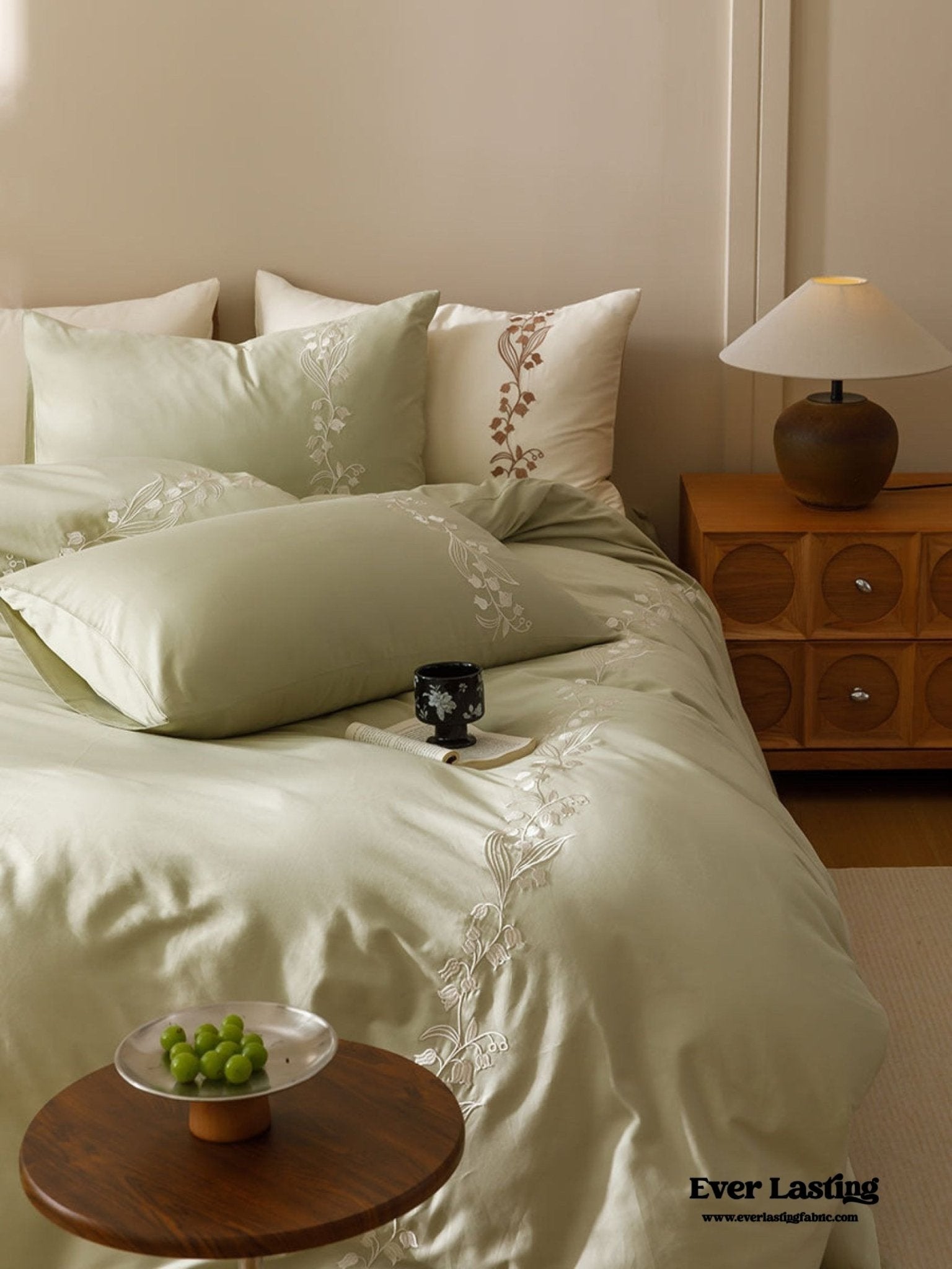 Lily of the Valley Embroidered Silky Bedding Set / Pink