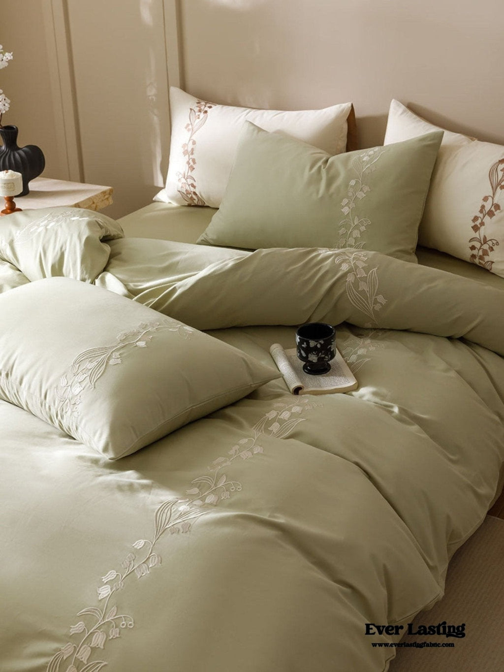 Lily of the Valley Embroidered Silky Bedding Set / Purple