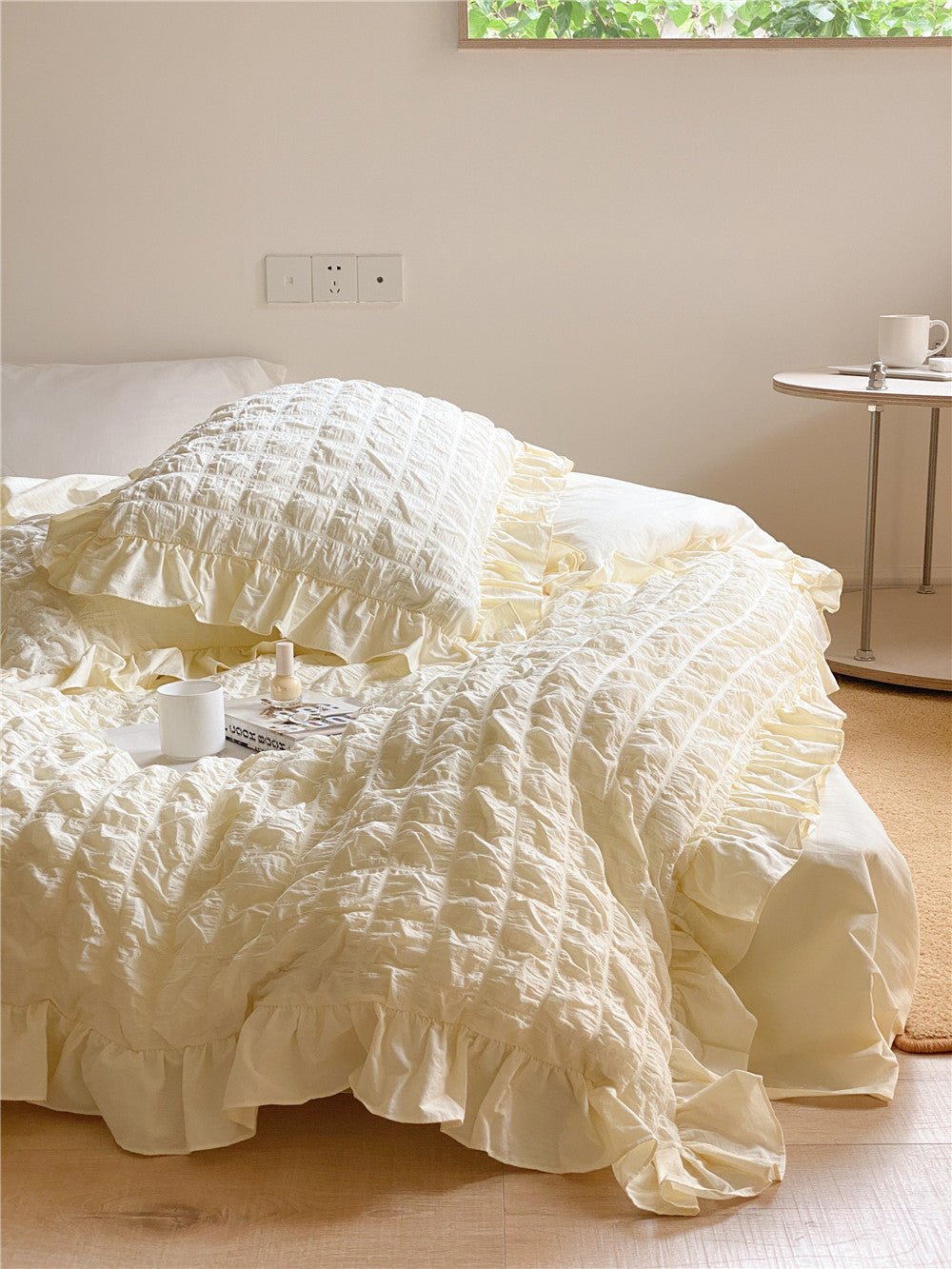 Marshmallow Puff Ruffle Bedding Set / Yellow