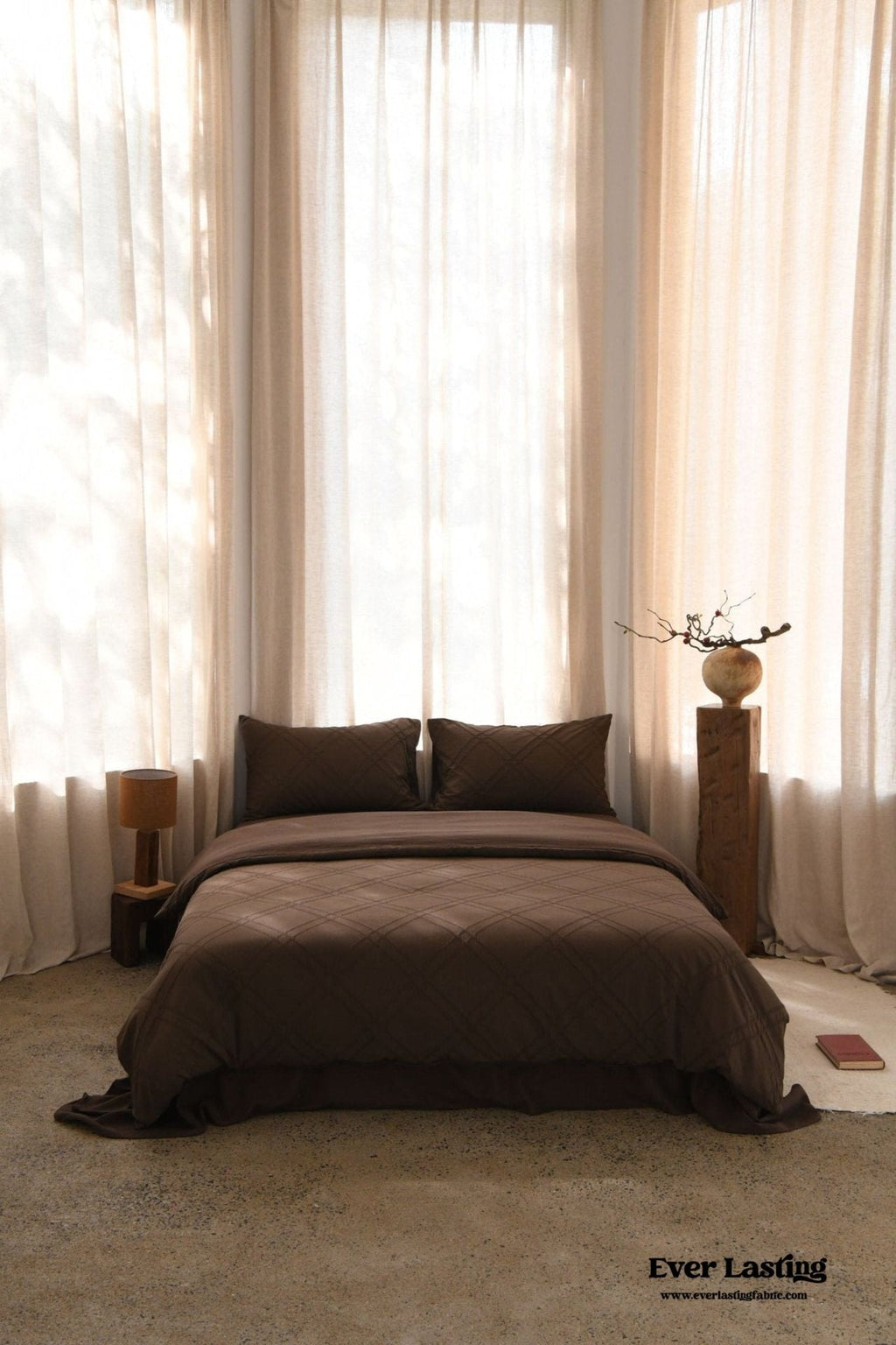Millard Geometric Jacquard Bedding Set / Brown