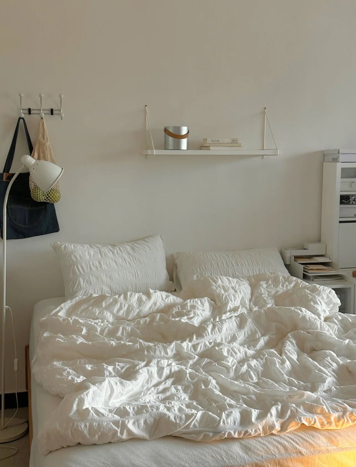 Minimal Bubble Textured Bedding Set / White
