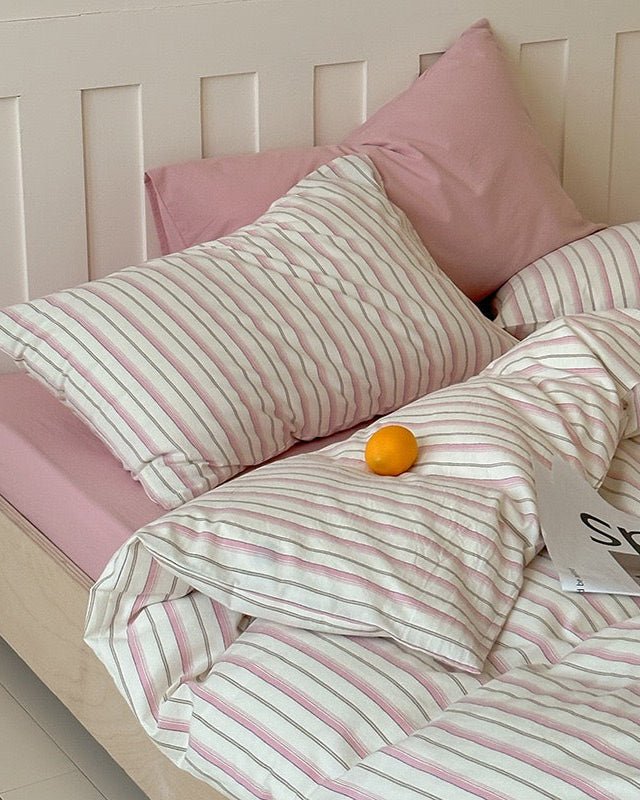 Parker Minimalist Striped Bedding Set / Red