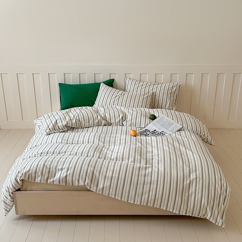 Parker Minimalist Striped Bedding Set / Red