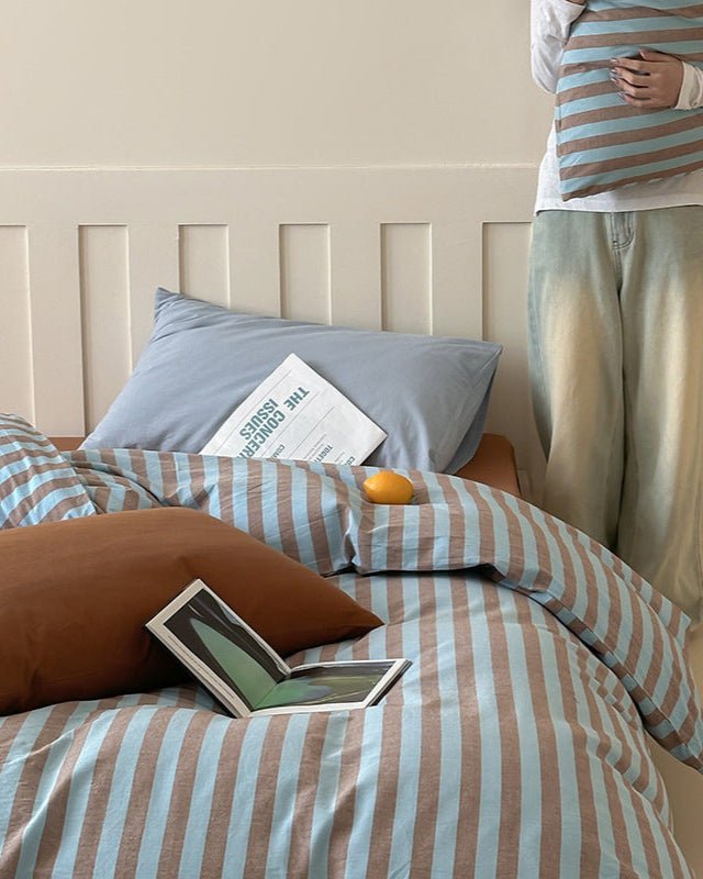 Parker Minimalist Striped Bedding Set / Khaki & Gray