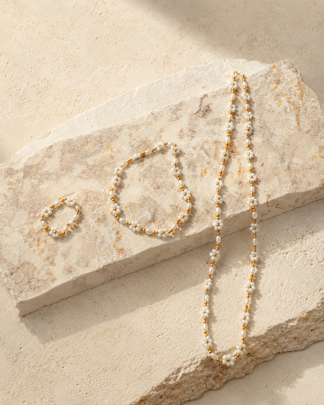 Freshwater Pearl and Flower Beaded Bracelet