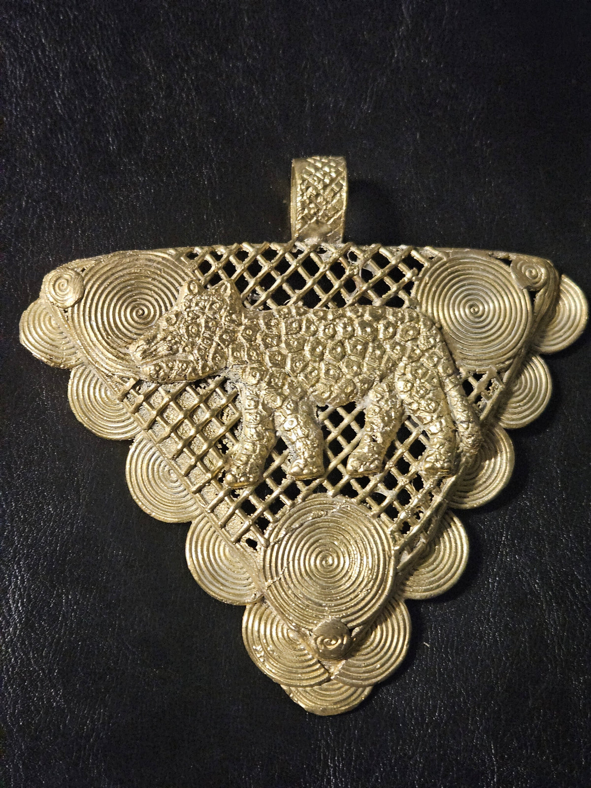 African Brass Leopard Pendant with Adinkrahene Symbol – Ghana