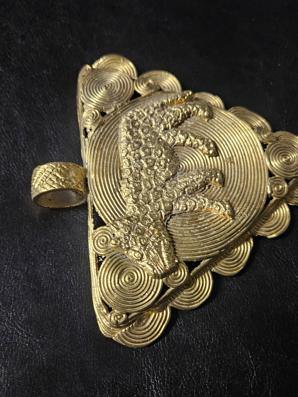 African Brass Leopard Pendant with Adinkrahene Symbol – Ghana