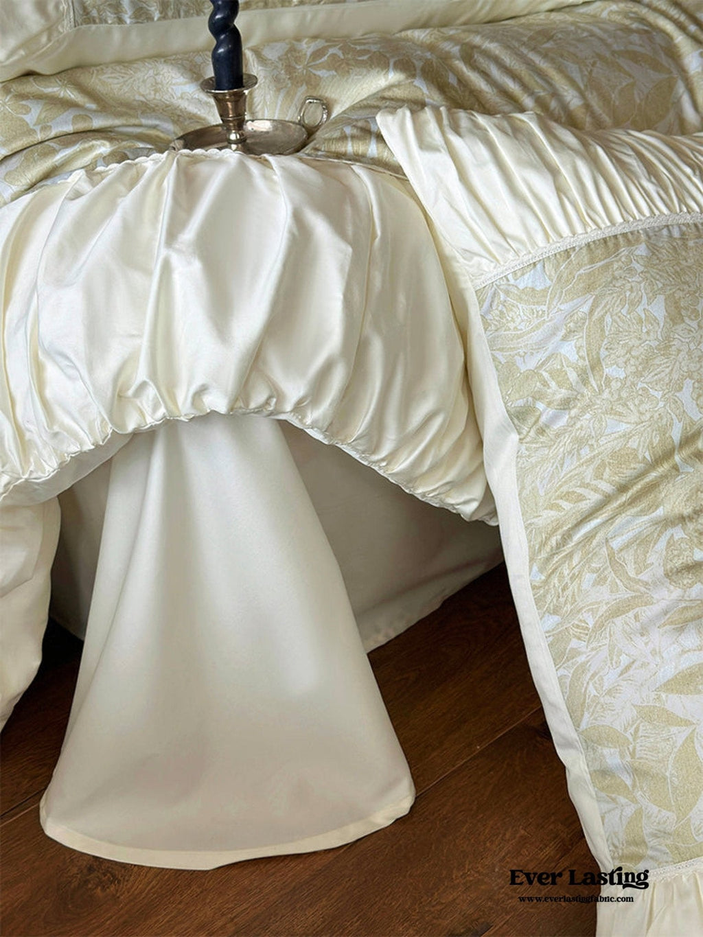 Royal Floral Ruffle Bedding Set / Green