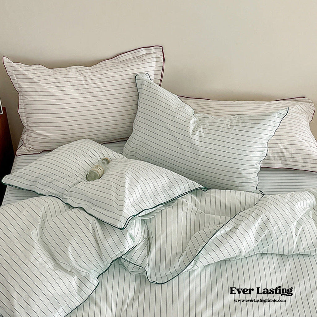 Scandinavian Overlock Striped Bedding Set / White + Green