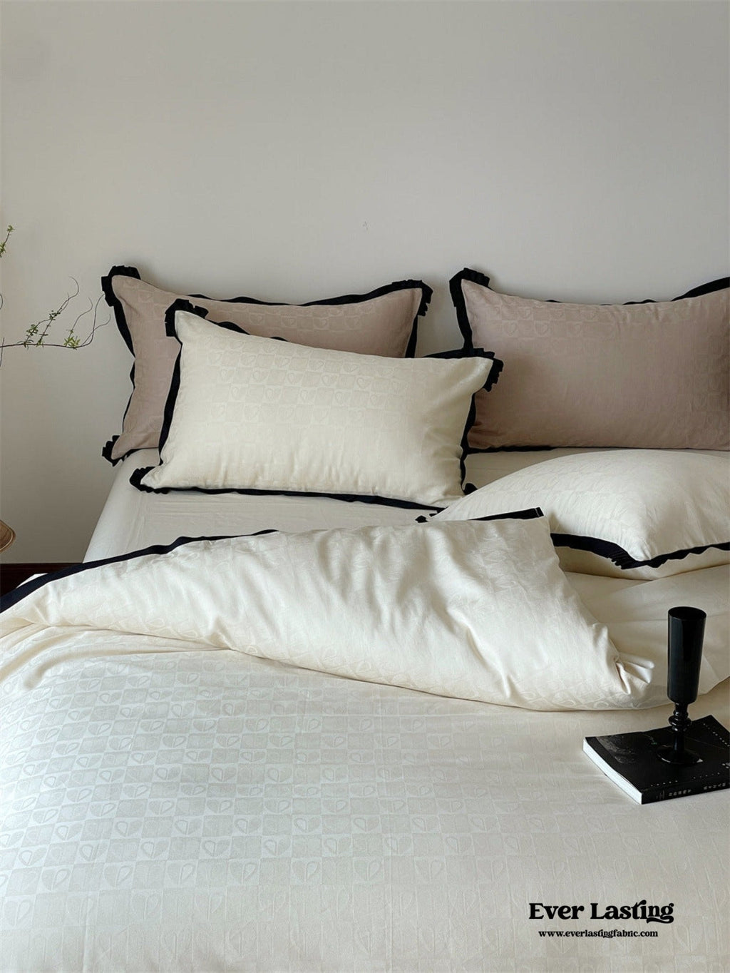 Silky Luxury Heart Textured Bedding Set / Beige