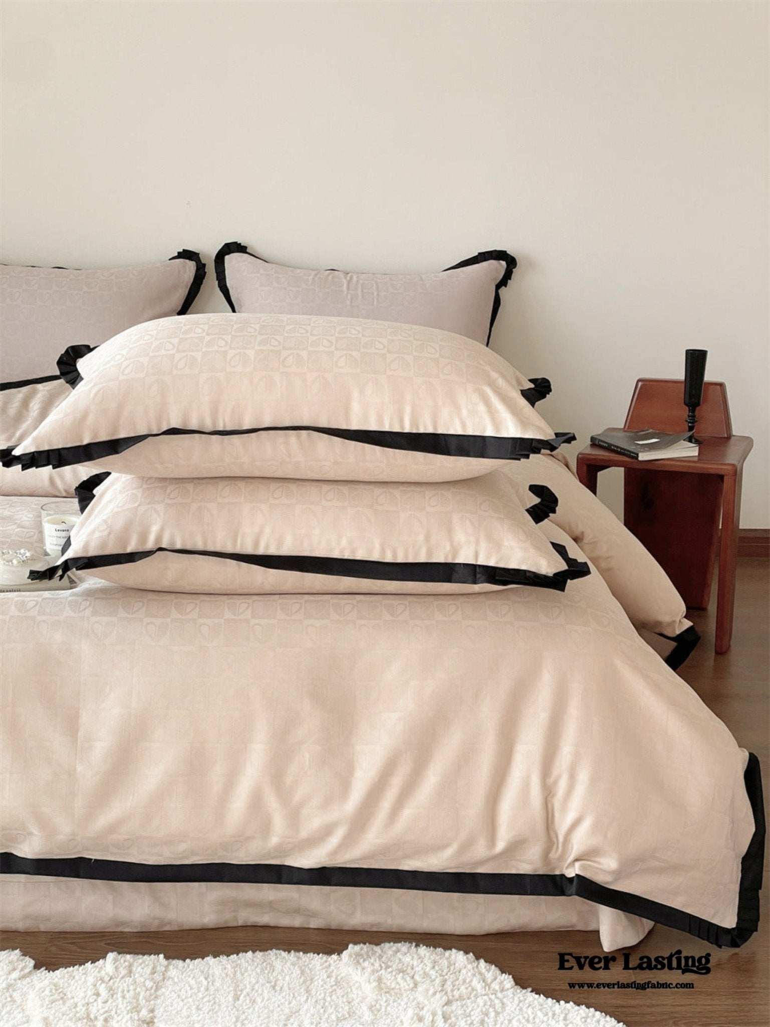 Silky Luxury Heart Textured Bedding Set / Cream