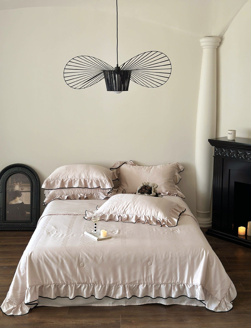 Silky Ruffle Blanket Comforter Set / White