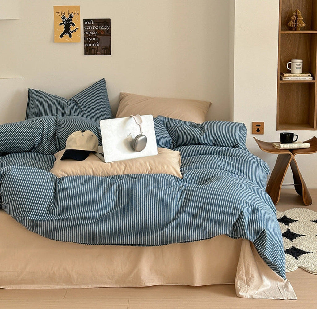 Thin Striped Duvet Cover / Red