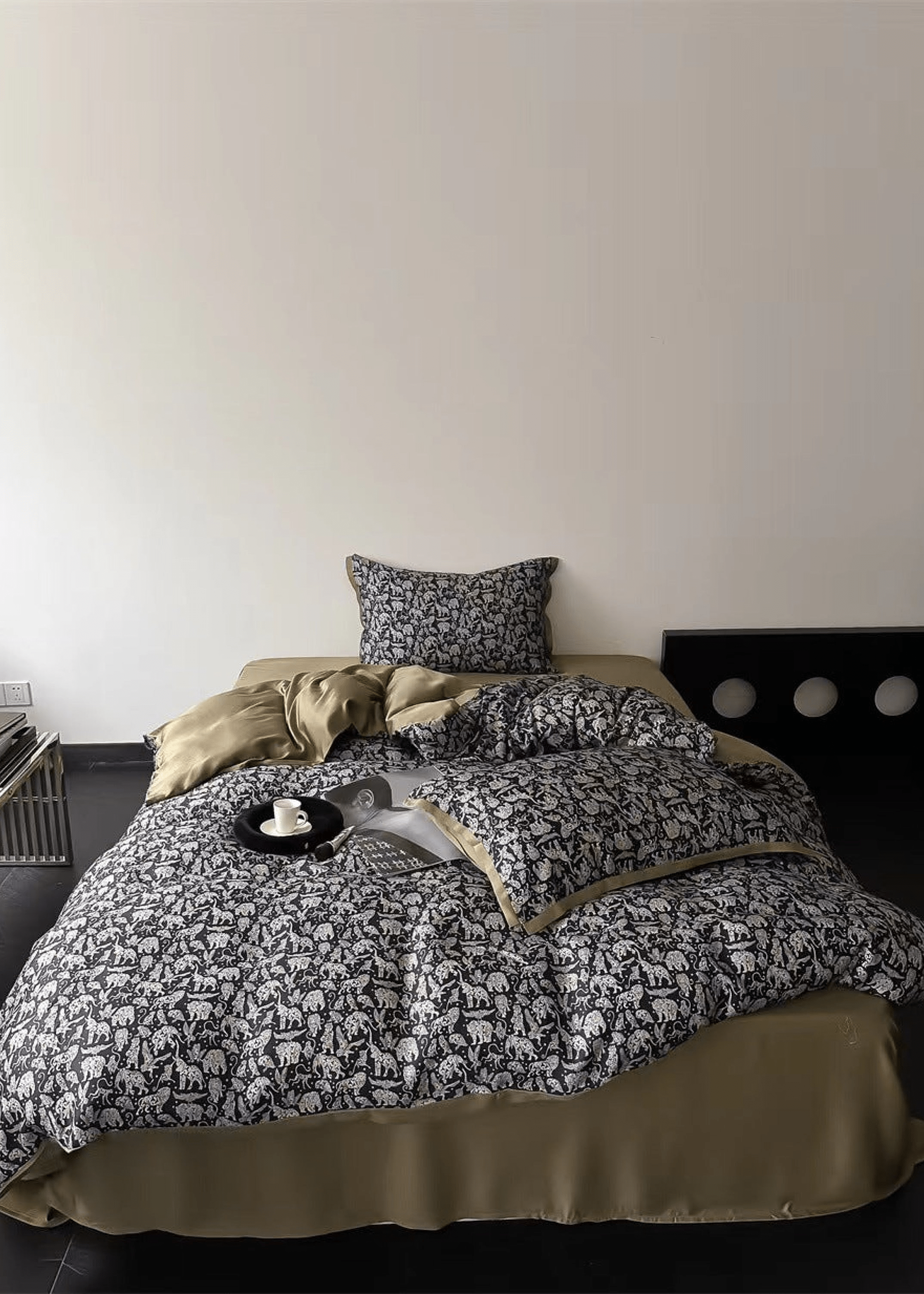 Twilight Zone Silky Tencel Bedding Set / White + Gray
