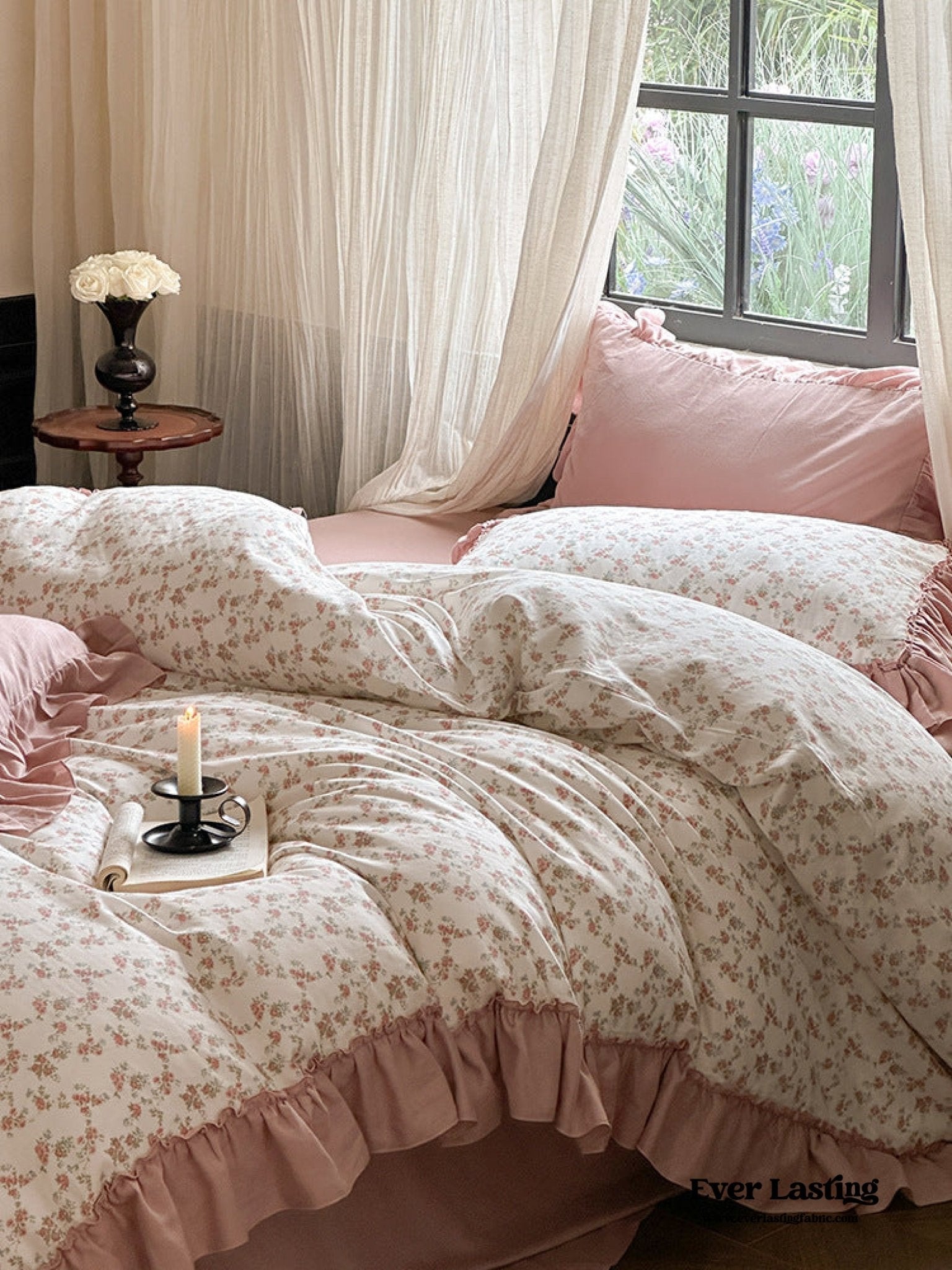 Vivienne Floral Double Gauze Bedding Set / Cobalt Blue