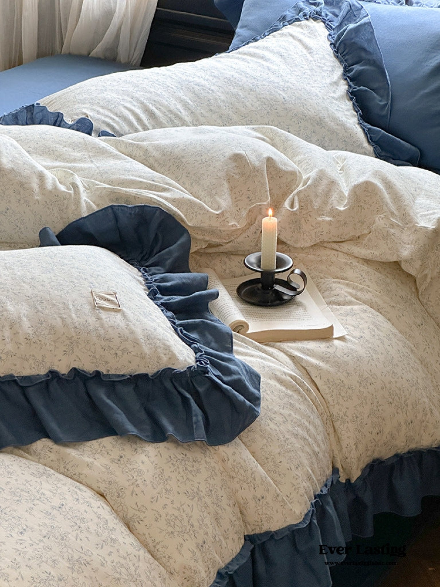Vivienne Floral Double Gauze Bedding Set / Cobalt Blue